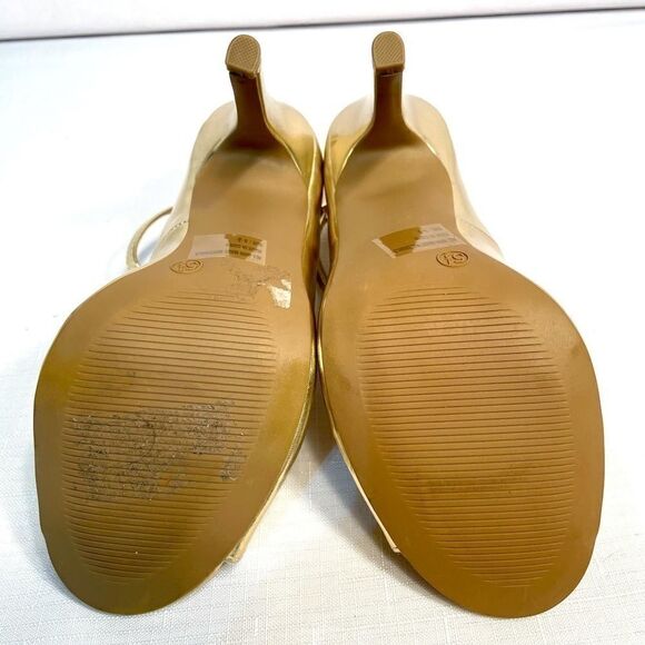 GOLD HEELS with LIPS SIZE 5.5 - Picture 7 of 7